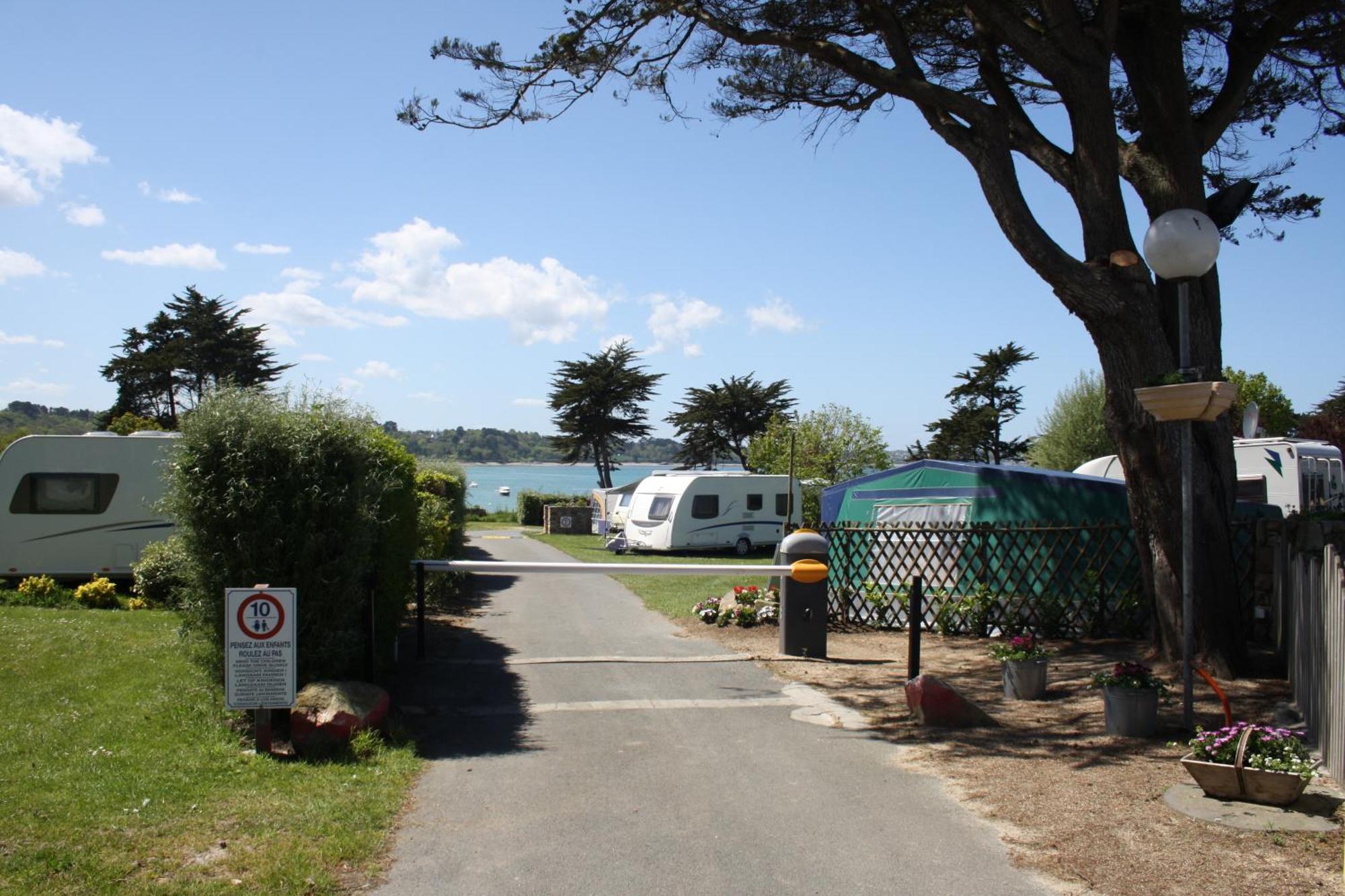 Trélévern Camping Rcn Port L'Epine מראה חיצוני תמונה